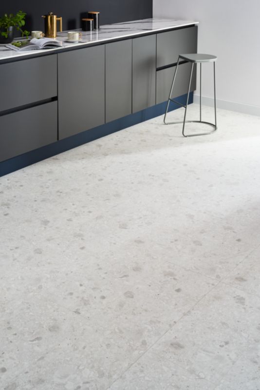 Panele podłogowe laminowane GoodHome Ceppo AC4 White 2,53 m2