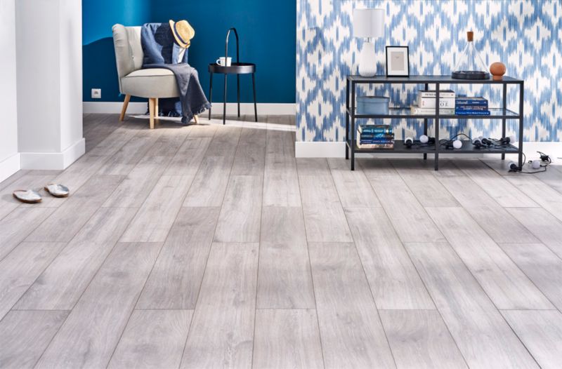 Panele podłogowe laminowane GoodHome Dąb Brandon Szary AC4 2,22 m2