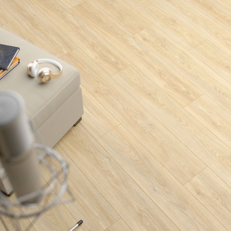 Panele podłogowe laminowane GoodHome Maddurah brązowe AC5 WR 1,76 m2
