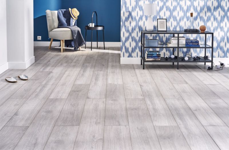 Panele podłogowe laminowane Kronospan Dąb Brandon AC4 szary 2,26 m2
