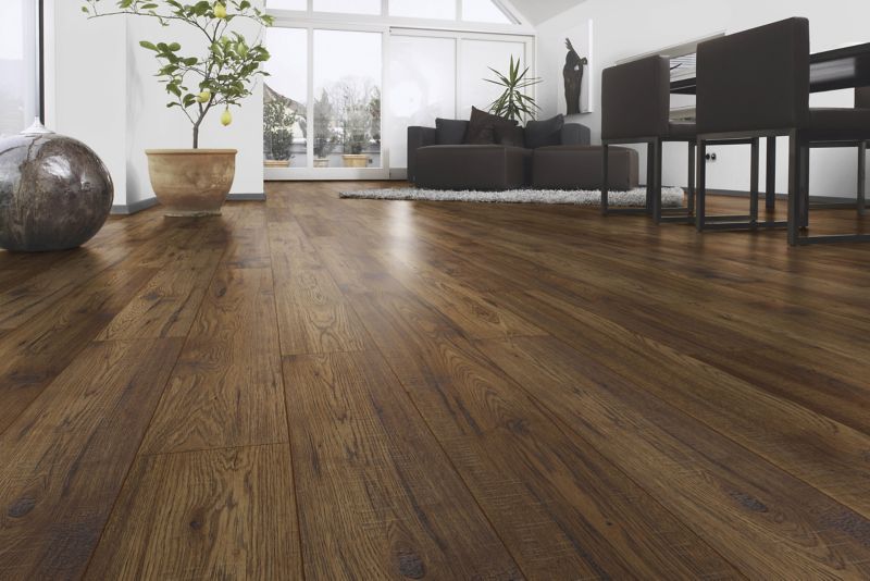 Panele podłogowe laminowane Weninger Dąb Georgia Red AC4 2,402 m2