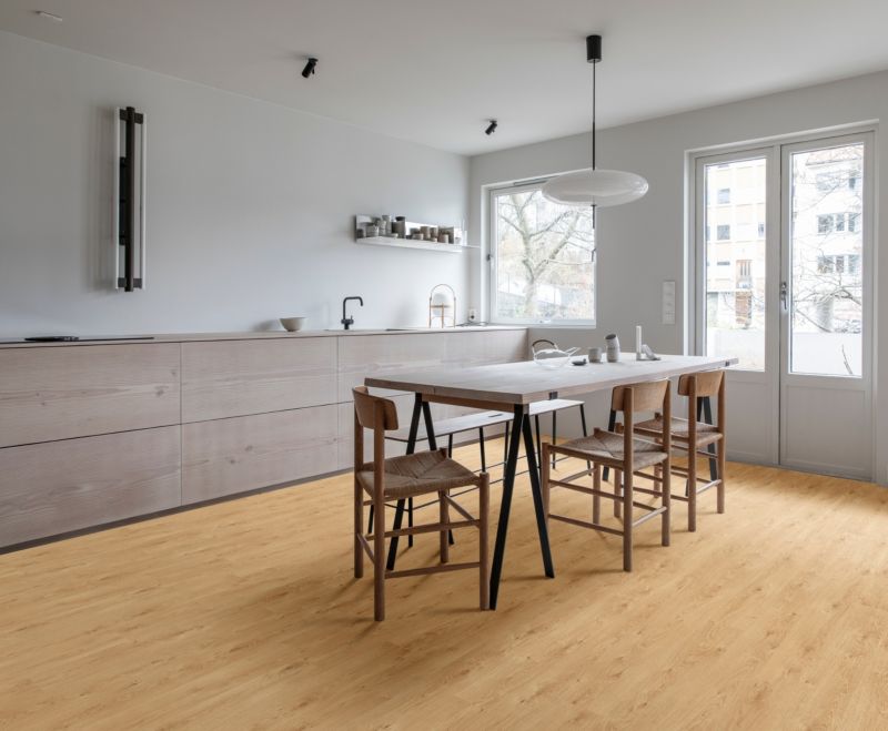 Panele podłogowe laminowane wodoodporne GoodHome Dąb Spring AC5 2,179 m2