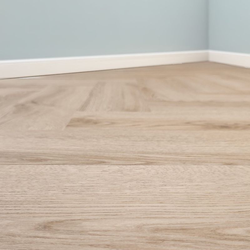 Panele winylowe MODULARI ELITE EIR HIGHLAND OAK 20227 herringbone, dryback, klejone do podłoża, do hoteli i apartamentów 2,40m2