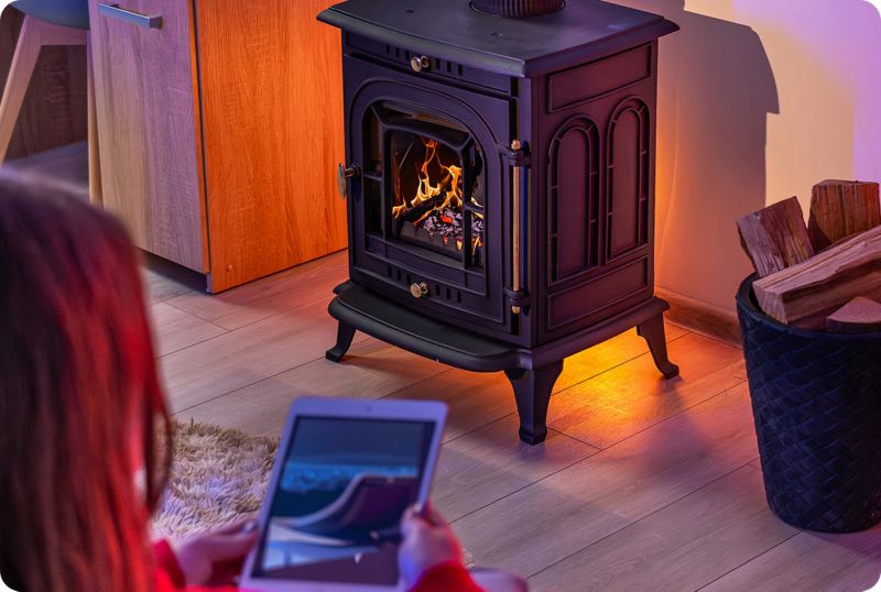 Piec kominkowy na drewno żeliwny Thunder AGNI 7kW czarny ekoprojekt zestaw z rurami 1szt.