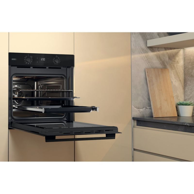 Piekarnik Whirlpool OMSK58CU1B 1szt.