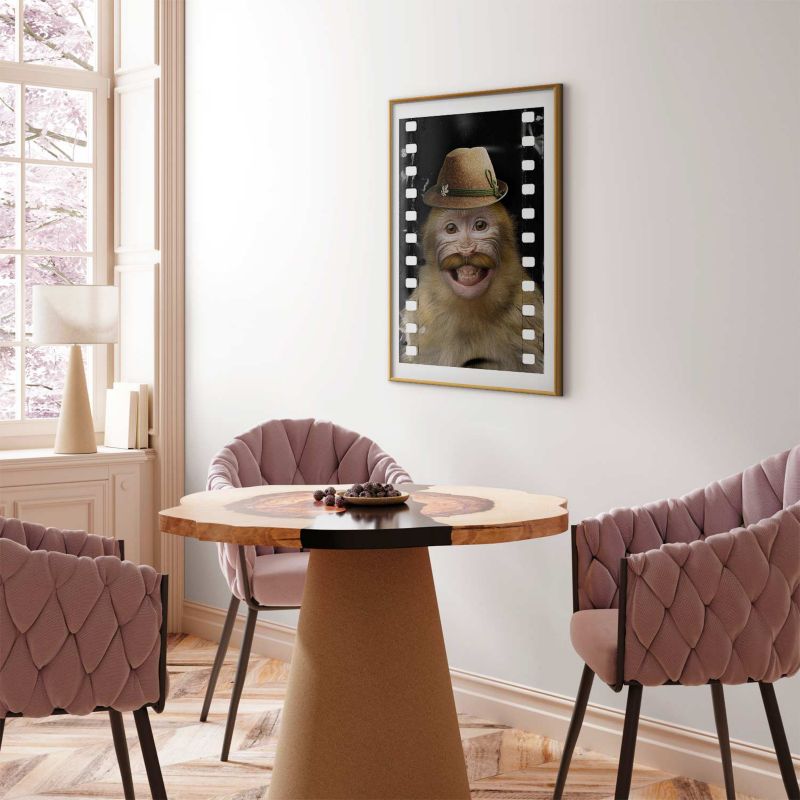 Plakat Artgeist Małpa w kapeluszu 29,7x42 cm z ramą złotą 1 szt