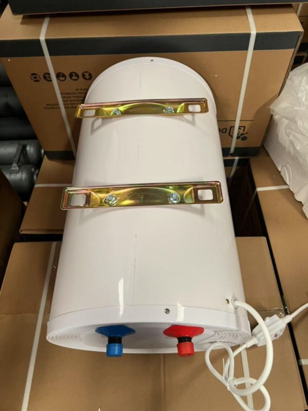 Podgrzewacz wody Domotechnika 30L 2000W  1szt
