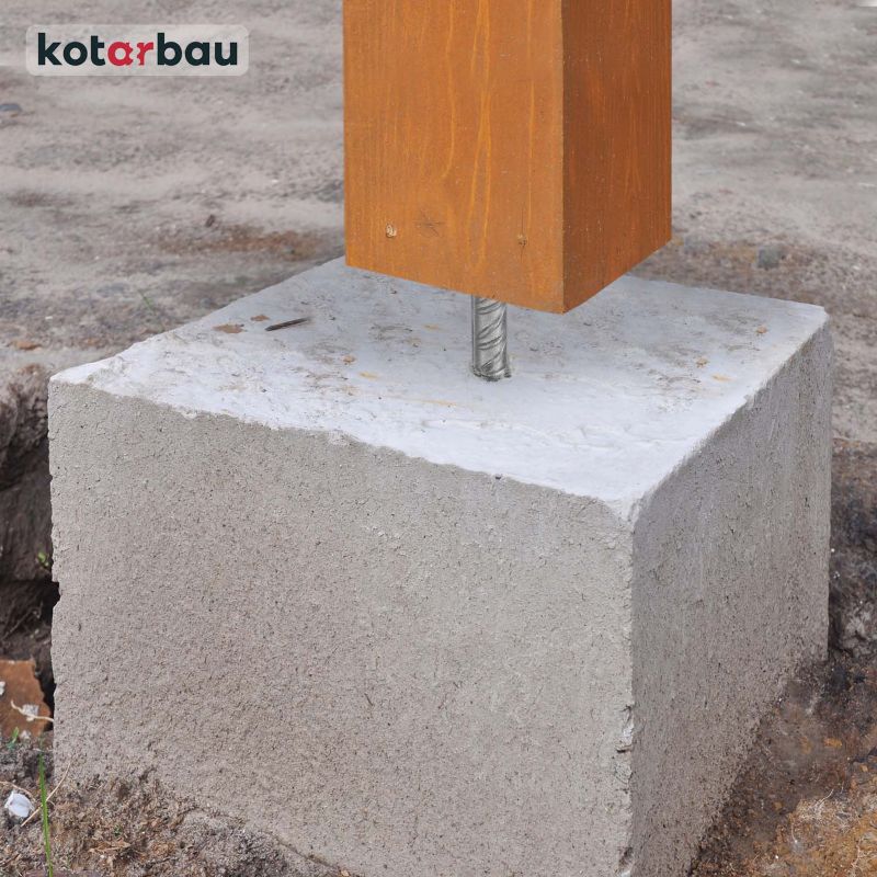 Podstawa słupa KOTARBAU do wmurowania 130x130x200 mm 4 szt.