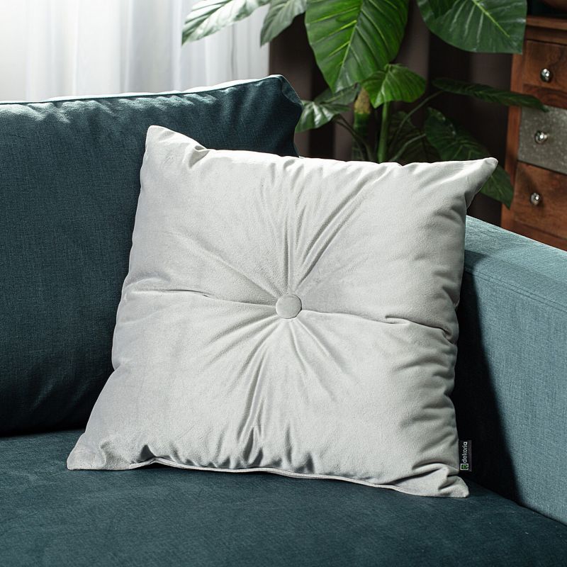 Poduszka kwadratowa Velvet z guzikiem Dekoria Velvet 37 x 37cm gołębi szary 1 szt.
