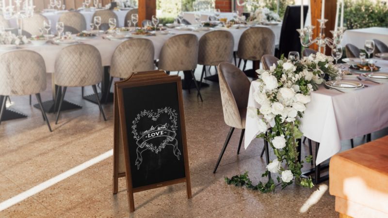 Potykacz kredowy z górną listwą w kształcie fali 100x50 cm ALLboards rama klasyczny brąz 1 szt.