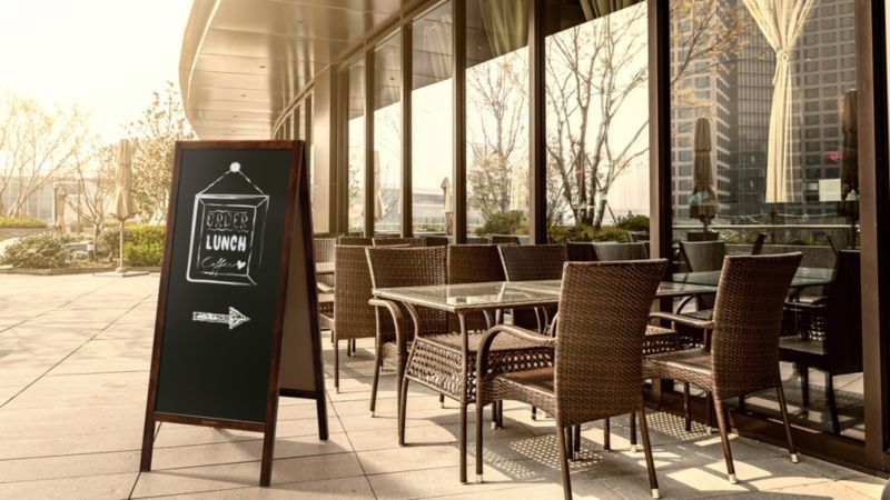 Potykacz stojak reklamowy kredowy 150x61 cm ALLboards rama klasyczny brąz 1 szt.