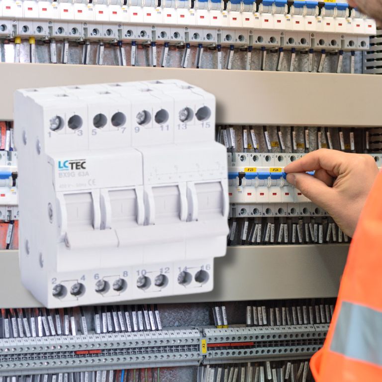 Przełącznik modułowy sieć-agregat 4P 63A 400V 50Hz AUQ1 LC TEC 1 Szt.