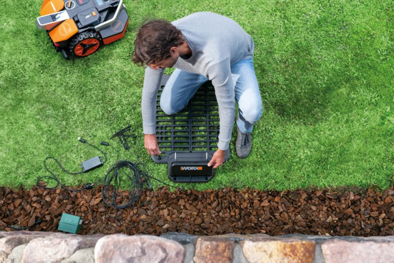 Robot koszący Worx Vision M600 WR206E 600 m² GPS & kamera AI bezprzewodowy Wi-Fi 17° 18 cm