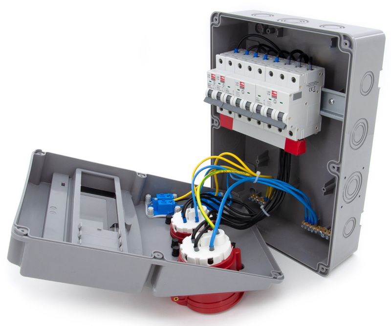 Rozdzielnia elektryczna skrzynka IP65 ELS Elektrotechnika 11NO22C11C11C 32A/5 16A/5 2x230V wyłączniki nadprądowe, do ogrodu 1 szt.