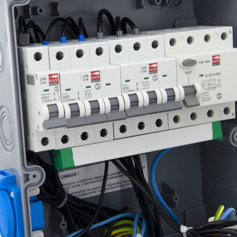 Rozdzielnica 11-modułowa zabezpieczona ELS Elektrotechnika 11NO31C11C11CF 32/5xC32 16/5xC16 3GSxC16 FSS 40A IP44 okablowana 1 szt.