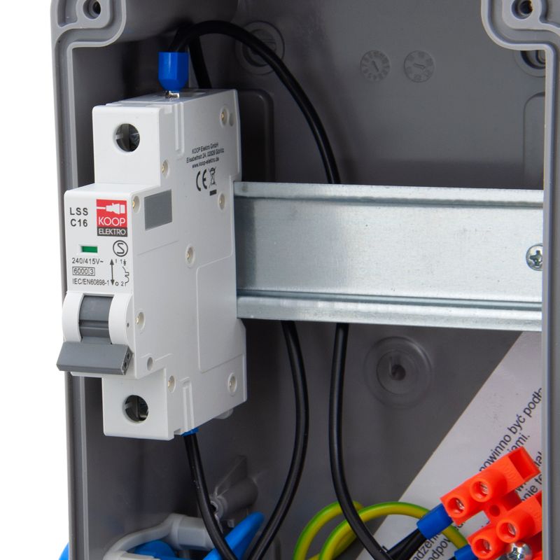 Rozdzielnica natynkowa, skrzynka elektryczna ELS Elektrotechnika 6NO21C10 2x230V 16A/5 zabezpieczona, do ogrodu, warsztatu 1 szt.