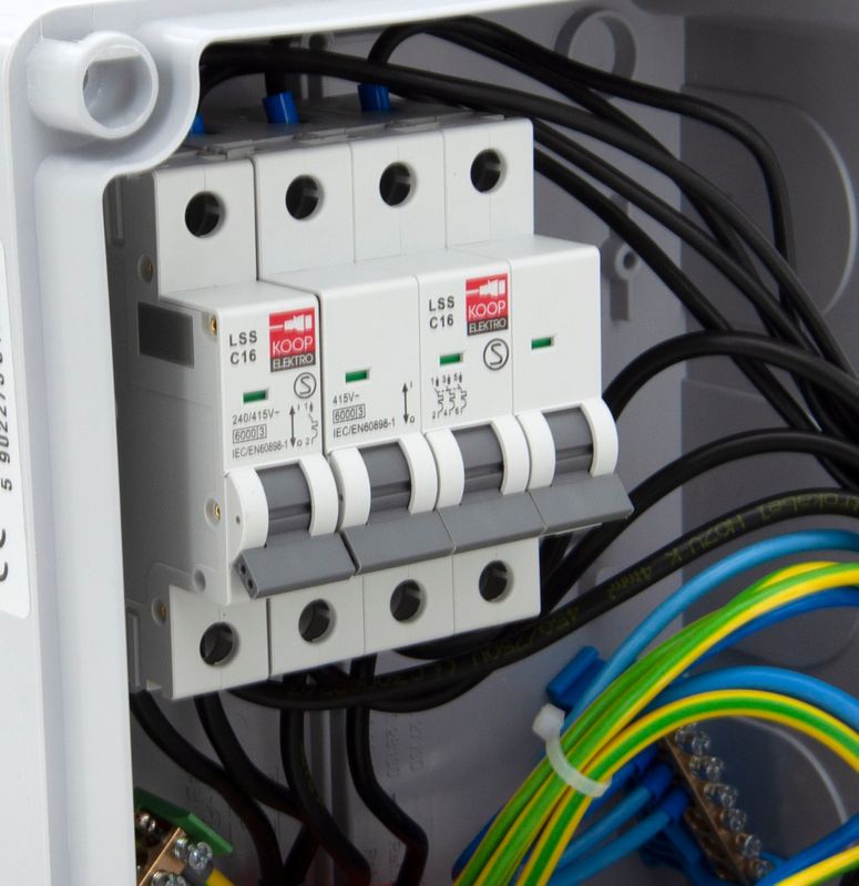 Rozdzielnica skrzynka budowlana ELS Elektrotechnika 4NO21C11C1 2x230V 32/5 16/5 zabezpieczona C16, obudowa naścienna IP65, 1 szt.
