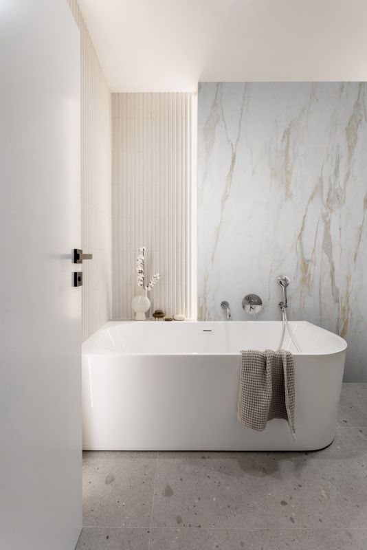 Ścienna płyta dekoracyjna SPC 123 x 265 cm calacatta gold 3,25 m2