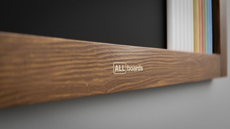 Tablica kredowa ALLboards 70x50 cm rama drewniana klasyczny brąz 1 szt.