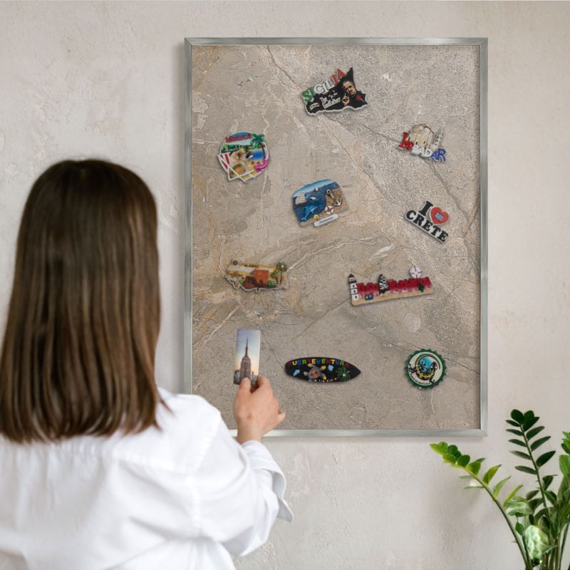 Tablica magnetyczna ozdobna Wallfluent 80x60 Beżowy kamień w srebrnej ramie 1szt