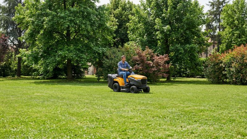 Traktor ogrodowy Stiga Estate 384 M