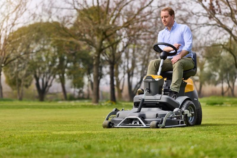 Traktor Ogrodowy Stiga Park 500 WX 1 szt. 100 cm