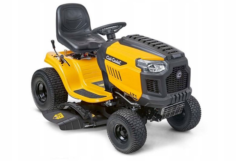 Traktorek Spalinowy Cub Cadet Thorx 439  cm3 92 cm W. Boczny Mielenie 1 szt.