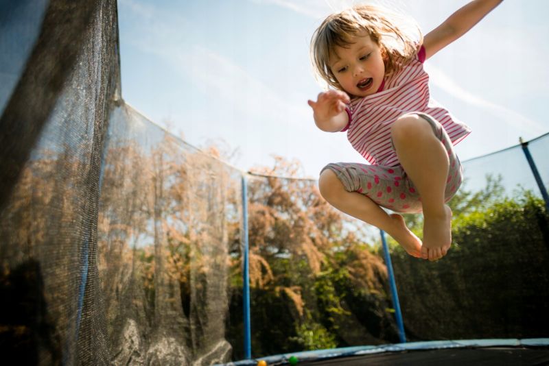 Trampolina Fuunky Ogrodowa  dla dzieci 8FT Drabinka + Siatka na Buty 252cm 1 szt