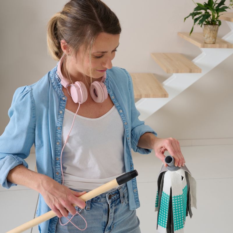 Trzonek do miotły GoodHome drewniany 1,2 m