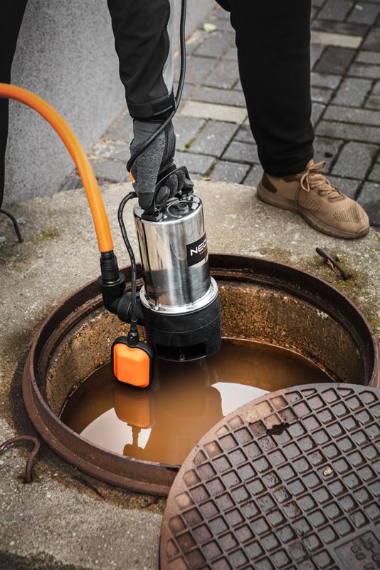 Wąż NEO TOOLS tłoczny do pomp zatapialnych fi 1", 20m 1 szt