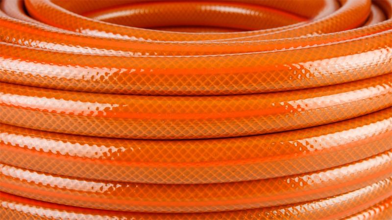Wąż ogrodowy 4-warstwowy z wieszakiem ściennym na wąż ogrodowy, 20 m, 1/2", 1 kpl.