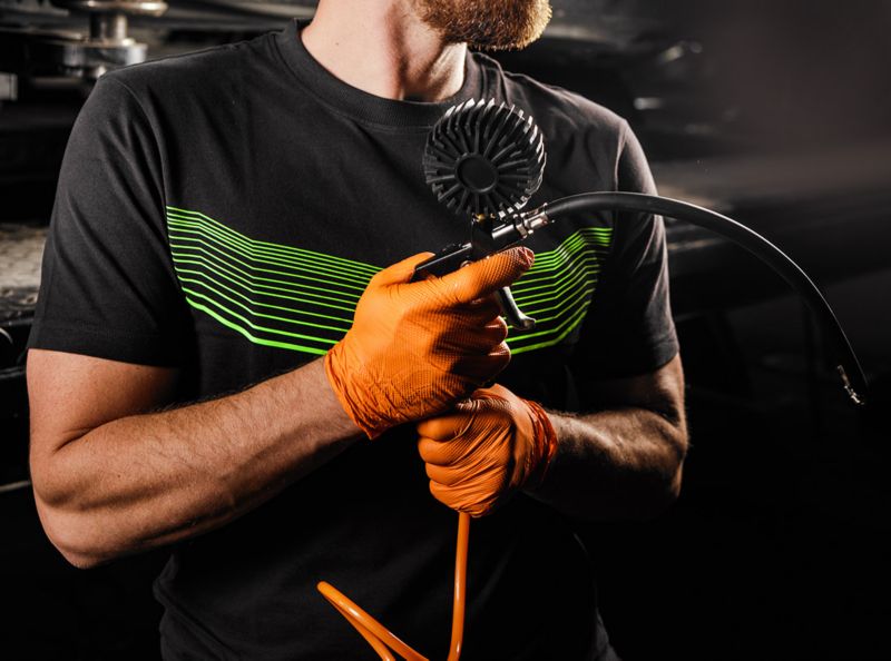 Wężyk do pompowania NEO TOOLS z końcówką 1 szt