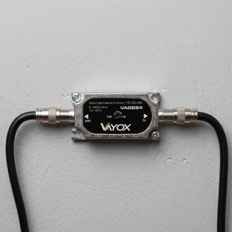 Wzmacniacz sygnału Vayox VA0224 DVB-T z regulacją 15-30db 1szt.