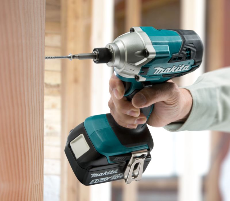 Zakrętarka udarowa Makita 1/4" silnik szczotkowy 155 Nm 18 V LXT