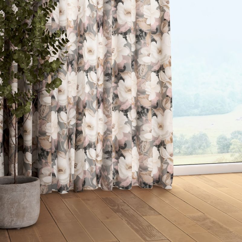 Zasłona na taśmie marszczącej Dekoria 130x260 cm Gardenia kremowe i różowe kwiaty na szarym tle 1 szt.