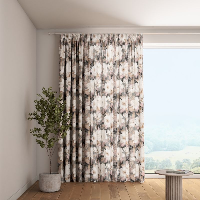 Zasłona na taśmie marszczącej Dekoria 130x260 cm Gardenia kremowe i różowe kwiaty na szarym tle 1 szt.