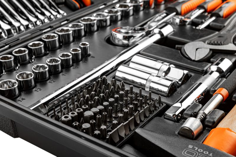 Zestaw narzędzi NEO TOOLS 143 szt 1 kpl