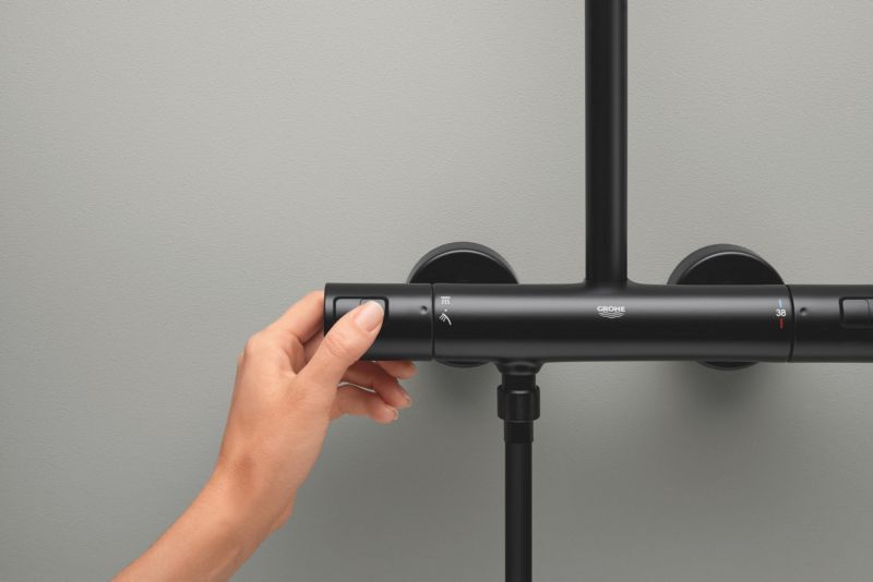 Zestaw prysznicowy ścienny Grohe Vitalio Start System 250 termostatyczny czarny mat z deszczownicą 1 szt.
