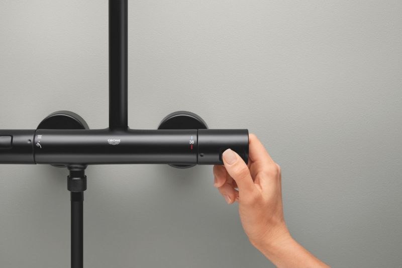 Zestaw prysznicowy ścienny Grohe Vitalio Start System 250 termostatyczny czarny mat z deszczownicą 1 szt.