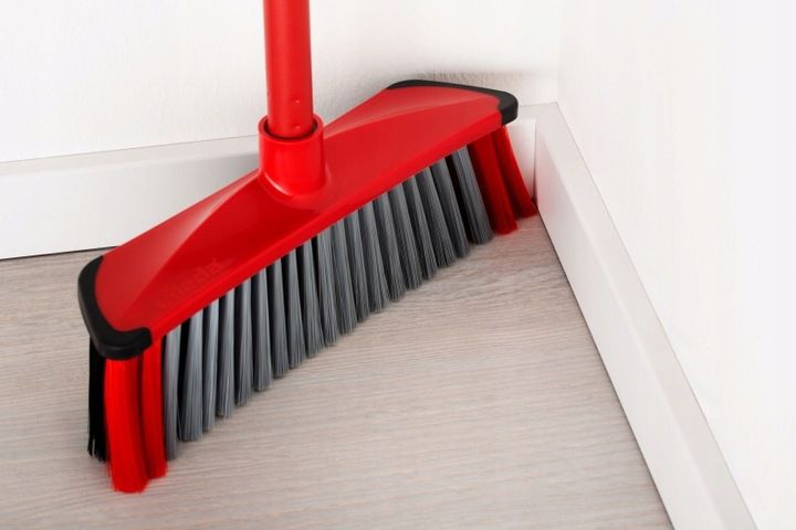 Zestaw Szczotka 3-action szufelka ze zmiotką VILEDA 130cm czerwona 1szt.