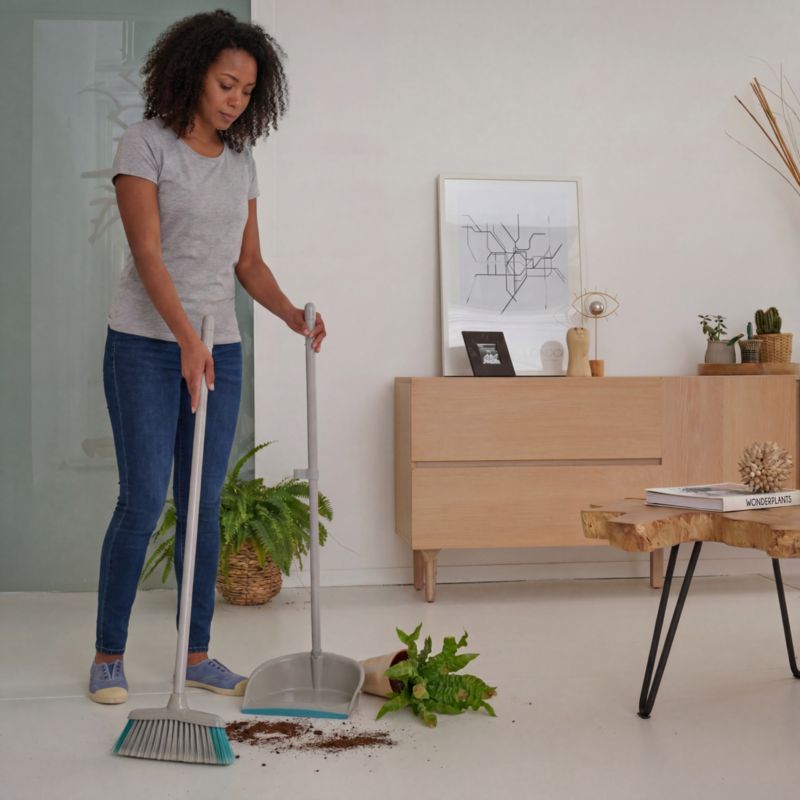 Zzmiotka z szufelkąna kiju GoodHome