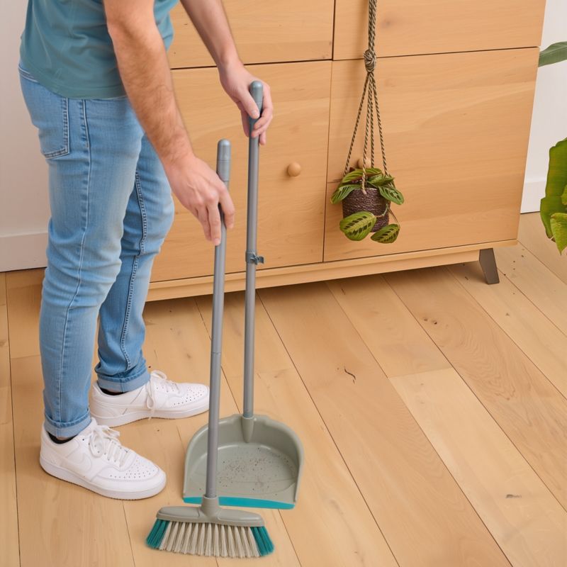 Zzmiotka z szufelkąna kiju GoodHome